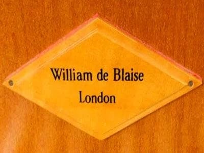 De Blaise William logo