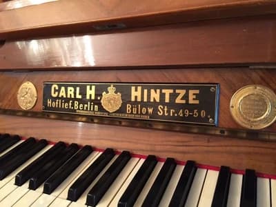 Hintze Carl H logo