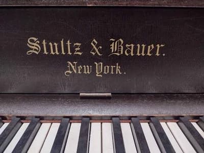 Stultz & Bauer logo
