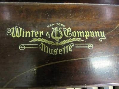 Winter & Co. logo