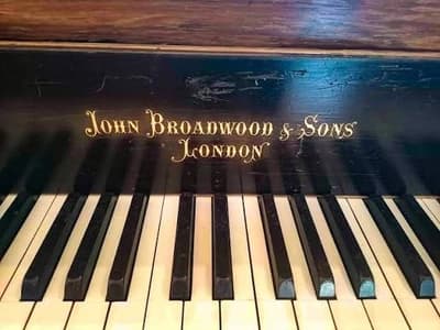Broadwood & Sons logo