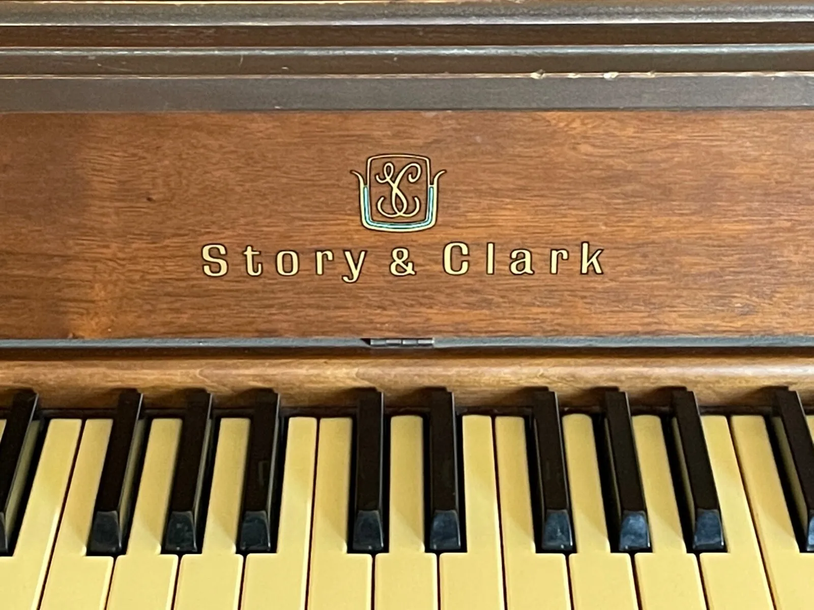 Story & Clark logo