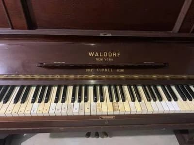 Waldorf Piano Co. logo